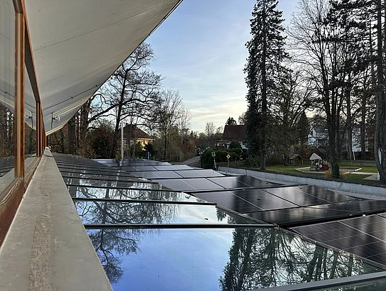 PV-Module auf dem Kinderhaus Riederau