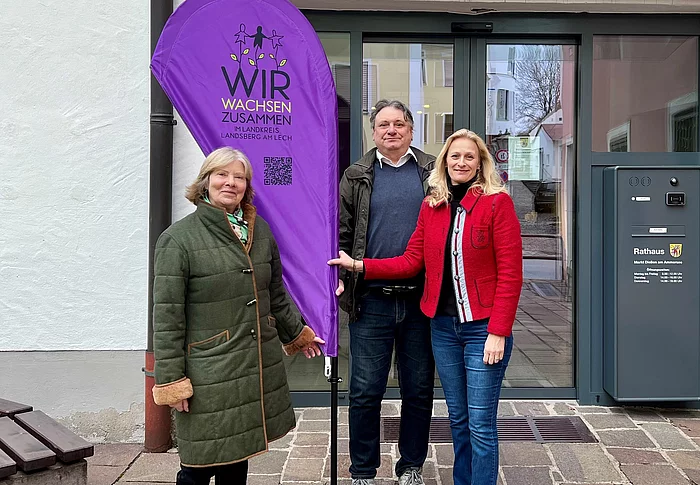 Bürgermeisterin Perzul mit der Seniorenbeauftragten Antoinette Bagusat und dem Beauftragten für Menschen mit Behinderung Michael Sibert