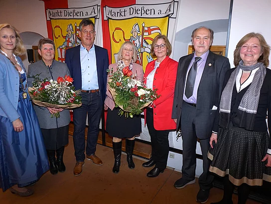 Auszeichnung der Dießener Nachbarschaftshilfe e.V. und der Schatztruhe