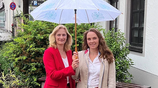 Prinzessin Henriette von Bayern Prinzessin Henriette von Bayern und Bürgermeisterin Sandra Perzul